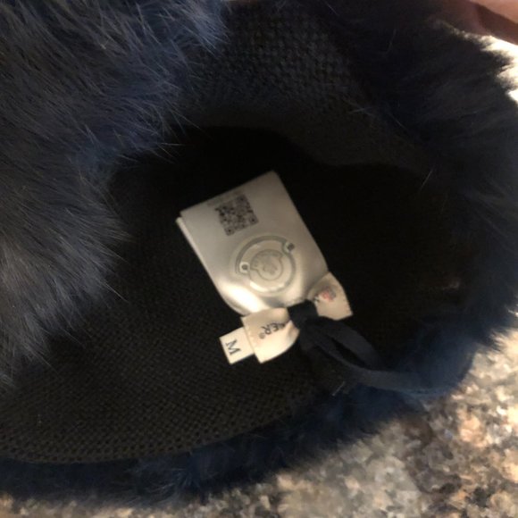 Moncler real Fur Beanie with Pom Pom - Picture 5 of 11